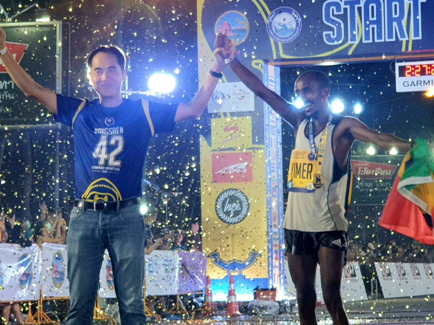 นักวิ่งปอดเหล็กเอธิโอเปีย ควงคู่สาวเคนย่า คว้าแชมป์ บางแสน42 ชลบุรีมาราธอน